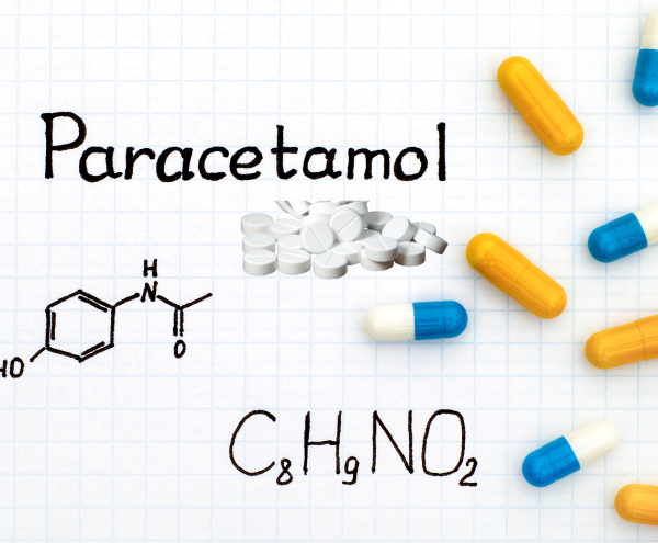 Paracetamol được dùng phổ biến giúp hạ sốt khi trẻ bị viêm mũi họng cấp